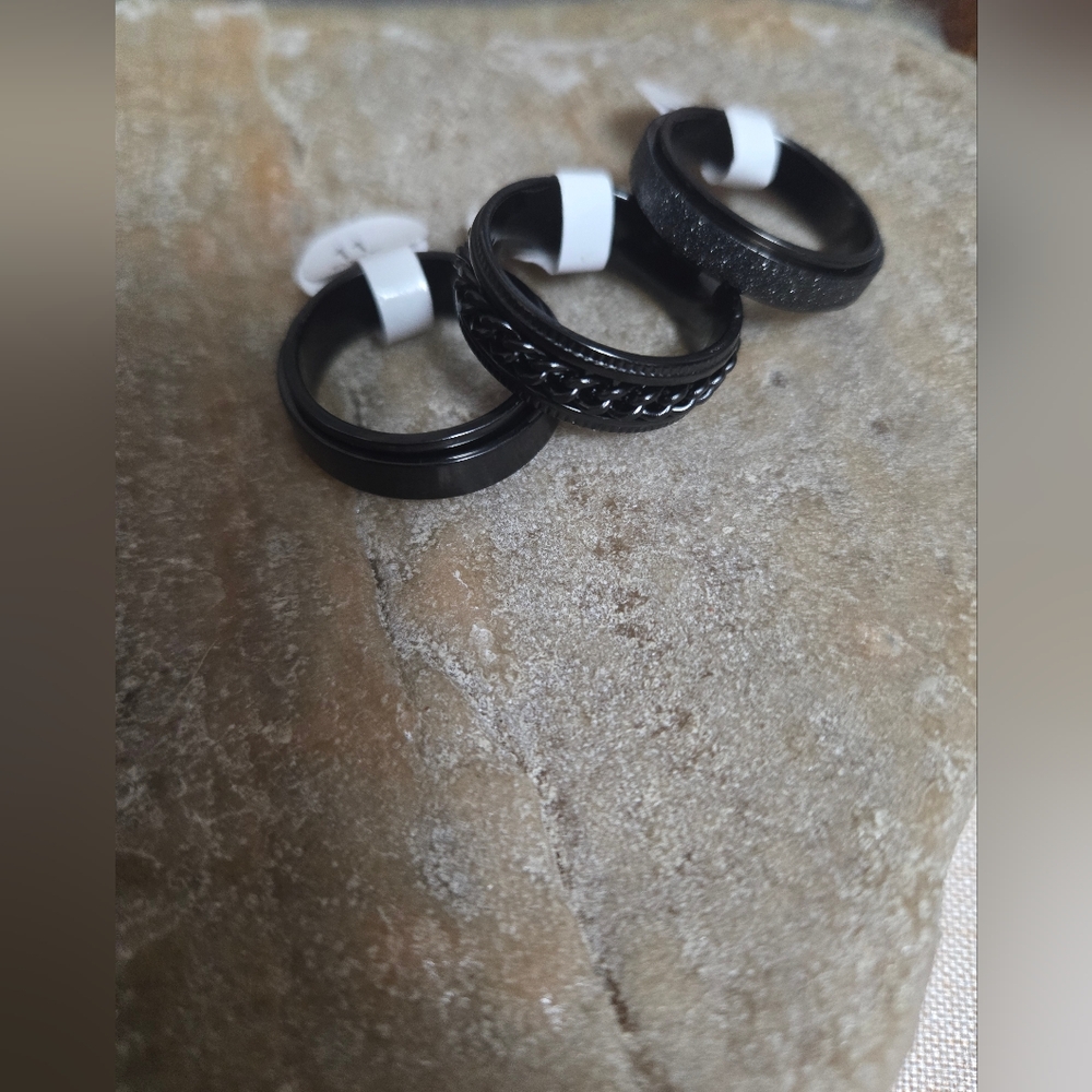 FREE With Bundle Stainless Steel Men's Rings Size 11 Lot Of 3 - Picture 2 of 3